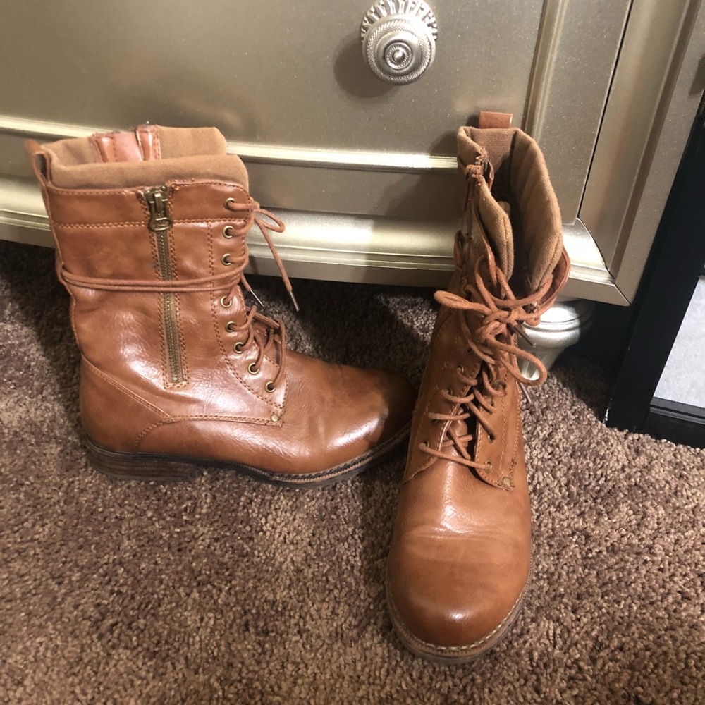 Cathy jean combat boots size 7